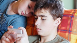 Un estudio reciente sugiere que el uso intensivo de redes sociales podría estar mermando la capacidad de concentración en niños y adolescentes.  De acuerdo