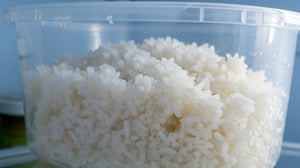 Conservar platillos ya preparados es una costumbre común en muchos hogares, sobre todo cuando queda comida después del desayuno, la comida o la cena.  Guardar