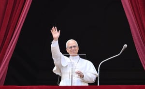 El papa León XIV condenó la masacre antisemita ocurrida en Sídney, que dejó al menos 16 muertos, y llamó a erradicar el odio y la violencia.  El papa León