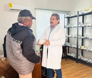 El DIF de San Juan de Sabinas, encabezado por Karina Ríos, brinda atención médica y medicamentos a domicilio para apoyar a las familias del municipio.