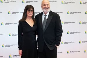Rob Reiner y su esposa fueron encontrados sin vida en su casa. Hollywood reacciona con consternación a la noticia.  El director y productor de Hollywood,