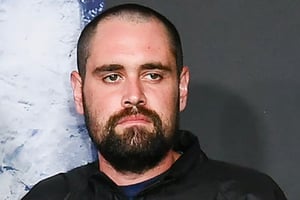 Nick Reiner compareció por primera vez ante un tribunal de Los Ángeles acusado del asesinato de sus padres, Rob y Michele Reiner, y permanecerá