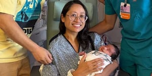 Ryu Lopez es considerado un verdadero “bebé milagroso”.  Su desarrollo ocurrió completamente fuera del útero de su madre, descansando sobre sus órganos