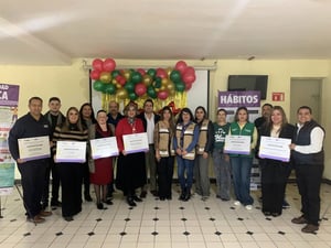 El Dr. Carlos Jiménez Villarreal entregó certificaciones a instituciones y establecimientos de Sabinas, reforzando la promoción de entornos saludables