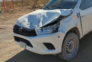Una volcadura en la Cuesta de Malena, Múzquiz, dejó dos personas lesionadas; autoridades locales y cuerpos de emergencia atendieron el accidente esta mañana.