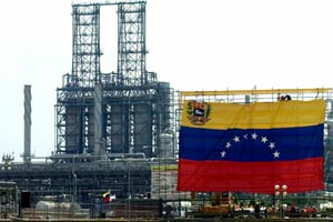El bloqueo de buques petroleros ordenado por Estados Unidos revive tres crisis históricas que marcaron a la industria petrolera venezolana con caídas