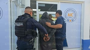 Comportamiento sospechoso alertó a los agentes.  Durante recorridos de vigilancia en la colonia Estación Fierro de Monclova, elementos de la Policía Preventiva