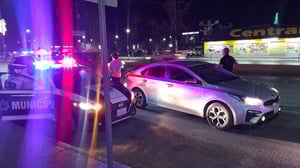    Un choque vehicular seguido de una riña fue reportado la madrugada en el cruce del bulevar Harold R. Pape con avenida Francisco I. Madero, lo que generó