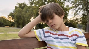 El estrés vivido durante la infancia no solo tiene efectos emocionales, sino que también puede dejar secuelas físicas duraderas.   Un estudio de seguimiento