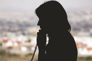 Una joven de León fue obligada a esconderse cuatro días en un panteón, mientras extorsionadores pedían rescate a su familia.  Diana, una joven de 20 años,