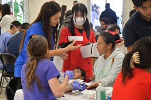 El municipio de Nava recibió la visita de la organización estadounidense Global Medical Missions Alliance, que llevó a cabo una brigada médica