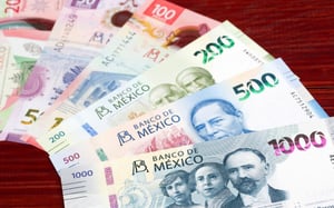 La actividad económica mexicana registró un repunte mensual en octubre.   El Indicador Global de la Actividad Económica (IGAE) creció un 1% durante octubre