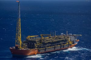 El precio del petróleo recupera terreno tras nuevas acciones de fuerza de Estados Unidos en el Caribe y ataques a petroleros rusos.  El precio del petróleo