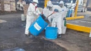 La FGR eliminó un cargamento masivo de sustancias químicas decomisadas en Baja California, clave para la fabricación de drogas ilegales, en una operación