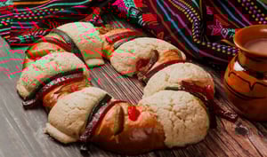 La producción masiva de Rosca de Reyes para 2024 revela el enorme peso económico y social de esta tradición mexicana en el sector panadero.  La Cámara Nacional