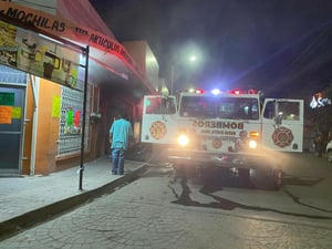 Un incendio en la cocina de Asadero D’Luis, en Nueva Rosita, provocó el cierre temporal de la sucursal centro, tras una rápida movilización de bomberos.