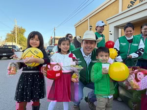 Con posadas navideñas y entrega de apoyos, Mejora Coahuila cerró el año en San Juan de Sabinas, beneficiando a decenas de familias locales.  Posadas