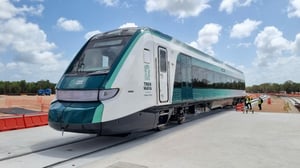 Alstom anuncia un masivo contrato para modernizar el transporte ferroviario mexicano con trenes fabricados localmente, impulsando la industria nacional.