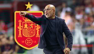    La IFFHS distingue por segundo año consecutivo a Luis de la Fuente como el mejor entrenador de selecciones del planeta.  Luis de la Fuente, seleccionador