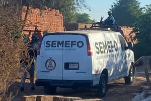 Restos humanos fueron localizados dentro de una bolsa negra y una cobija en la zona norte de Culiacán, tras un reporte ciudadano a líneas de emergencia.