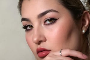 Melenie Carmona aclaró que no se siente presionada por la vida amorosa de su madre, Alicia Villarreal, y afirmó que su mayor deseo es verla feliz.  La hija