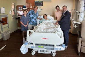 Julia Aracelis Cruz Vera, madre del pequeño Federico, se reporta estable tras sobrevivir al accidente aéreo de la Semar en Galveston, Texas, ocurrido