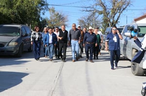 El presidente municipal Oscar Ríos Ramírez entregó la pavimentación de calle Pinos, mejorando movilidad, seguridad y calidad de vida de cientos de vecinos