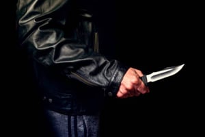 Un ataque con cuchillo en las afueras de Paramaribo, Surinam, dejó al menos nueve personas muertas, incluyendo cinco niños, y dos heridos graves. El presunto