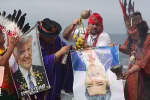 Un grupo de chamanes realizó su ritual anual en una colina sagrada de Lima, prediciendo la salida de Nicolás Maduro del poder y la continuidad de conflictos