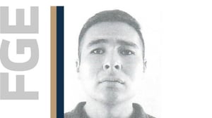 La Fiscalía de Michoacán activó una cédula de búsqueda y recompensa para localizar al agente acusado de disparar contra dos jóvenes en Zitácuaro.  La Fiscalía