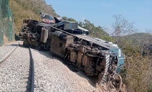 Una mujer de 73 años falleció tras permanecer hospitalizada por el descarrilamiento del Tren Interoceánico en Oaxaca, ocurrido el 28 de diciembre pasado.