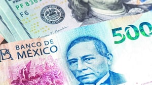 El peso mexicano inicia 2026 con una apreciación frente al dólar, impulsado por la reapertura de mercados y expectativas de política monetaria en México