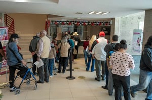 La aplicación del descuento fiscal del 15 por ciento vigente durante enero provocó una alta afluencia de contribuyentes en la Presidencia Municipal de Piedras