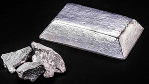 El aluminio superó los US$3.000 por tonelada, impulsado por oferta ajustada y expectativas sólidas de demanda, en un contexto de récords recientes en metales