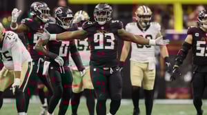    Un partido cerrado en Atlanta definió el destino de la NFC Sur, coronando a unos y dejando fuera de la postemporada a un favorito.  Los Atlanta Falcons,