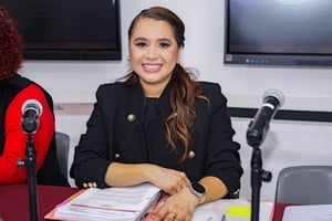 La diputada local Alejandra Ang Hernández fue retenida en la frontera de Estados Unidos tras intentar ingresar con 40 mil dólares sin declararlos ante