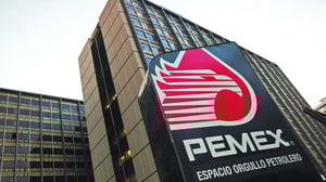 Pemex alertó al iniciar 2026 sobre fraudes por venta de plazas y falsas inversiones, difundidos en redes, con pagos anticipados y suplantación digital