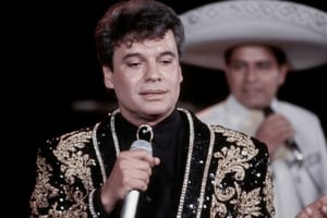 Hoy, 7 de enero, se conmemoran 76 años del nacimiento de Juan Gabriel, recordando su trayectoria, legado musical y el impacto cultural del Divo de Juárez.