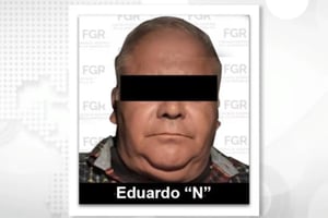 La FGR detuvo a Eduardo Enrique Gómez García, señalado de desviar recursos del sistema penitenciario federal mediante contratos irregulares vinculados