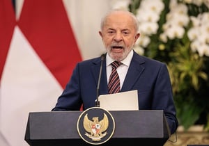 Lula vetó una ley del Congreso que reduciría la condena de Jair Bolsonaro por golpismo, decisión anunciada durante un acto oficial en Brasilia conmemorativo