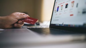 Las compras por Internet en Estados Unidos rompieron récords históricos durante la temporada festiva, impulsadas por el uso de celulares y herramientas