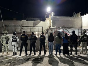 Elementos de los tres órdenes de gobierno realizaron un cateo en la colonia Nueva Imagen de San Juan de Sabinas, asegurando droga y deteniendo a varias