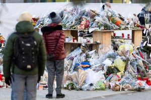 Suiza celebra un funeral nacional por las 40 víctimas del incendio en un bar alpino, provocado presuntamente por bengalas durante la celebración de Año Nuevo.