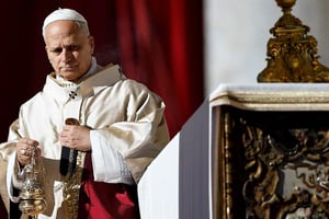El papa León XIV criticó el creciente recurso a la fuerza en la política internacional y advirtió sobre un “entusiasmo bélico”.  En su discurso anual al Cuerpo