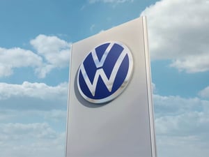 La Profeco emitió una alerta para revisar 38 mil vehículos Volkswagen y Seat en México por un posible defecto en el airbag del conductor que podría causar