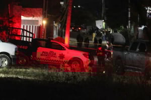 El cuerpo sin vida de un hombre, envuelto en bolsas de plástico y con huellas de violencia, fue localizado en un terreno baldío de la colonia Santa Cruz,