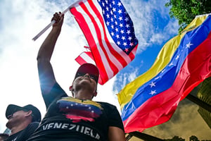 Donald Trump canceló una segunda ola de ataques a Venezuela citando mayor cooperación, mientras la Guardia Costera incautó un quinto petrolero venezolano.