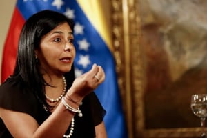 La presidenta encargada de Venezuela, Delcy Rodríguez, aseguró que su país enfrentará por la vía diplomática la “agresión” de Estados Unidos, tras