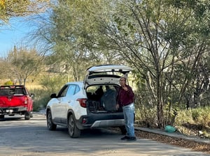 Un adulto mayor fue sorprendido arrojando basura en un arroyo de la colonia Dávila, generando indignación vecinal y reabriendo el debate sobre sanciones