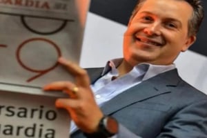 El director de Grupo Vanguardia, Armando Castilla Galindo, fue detenido en el aeropuerto de Monterrey, acción calificada como arbitraria e ilegal por el medio